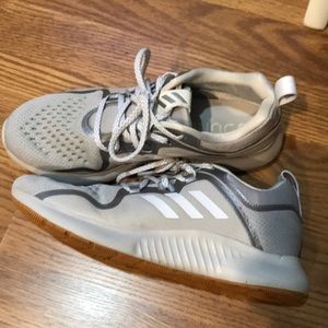 Adidas Edge Bounce. 7.5